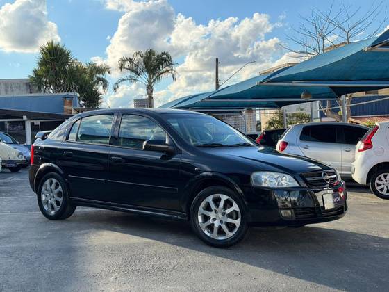 CHEVROLET ASTRA 2.0 MPFI ADVANTAGE 8V FLEX 4P MANUAL CHEVROLET ASTRA 2.0 MPFI ADVANTAGE 8V FLEX 4P MANUAL